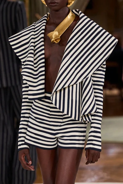 Look 74